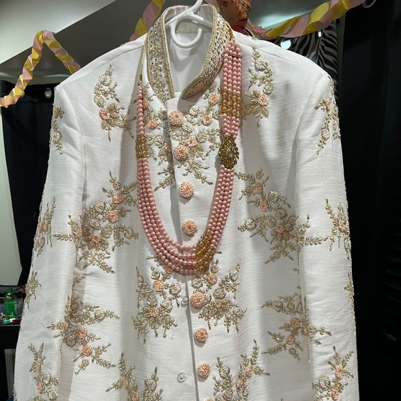 Men Sherwani - Picture 4 of 4